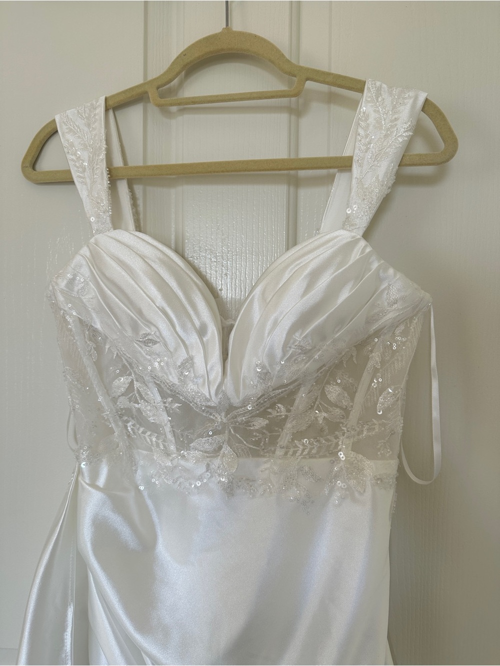 Elegant White bridal mini Dress with Embellished Bodice !!